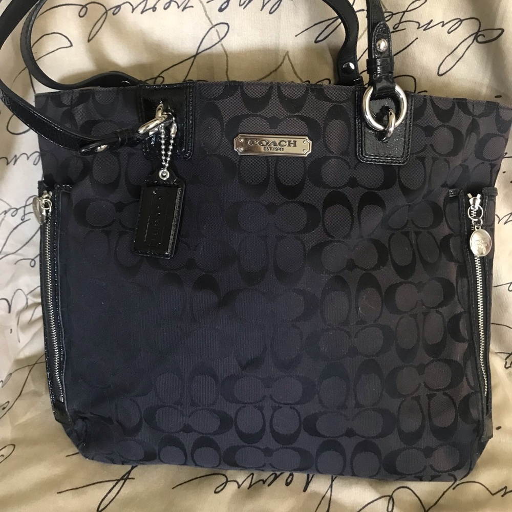 Coach signature 23767E NS zip tote black jacquard